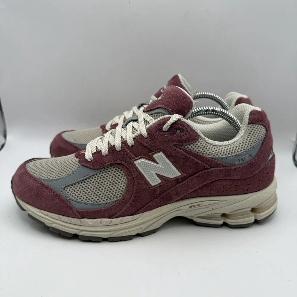 New Balance Men's Sz 8.5D 2002R Casual Sneaker Deep Red/grey |U2002RS| Womens 10